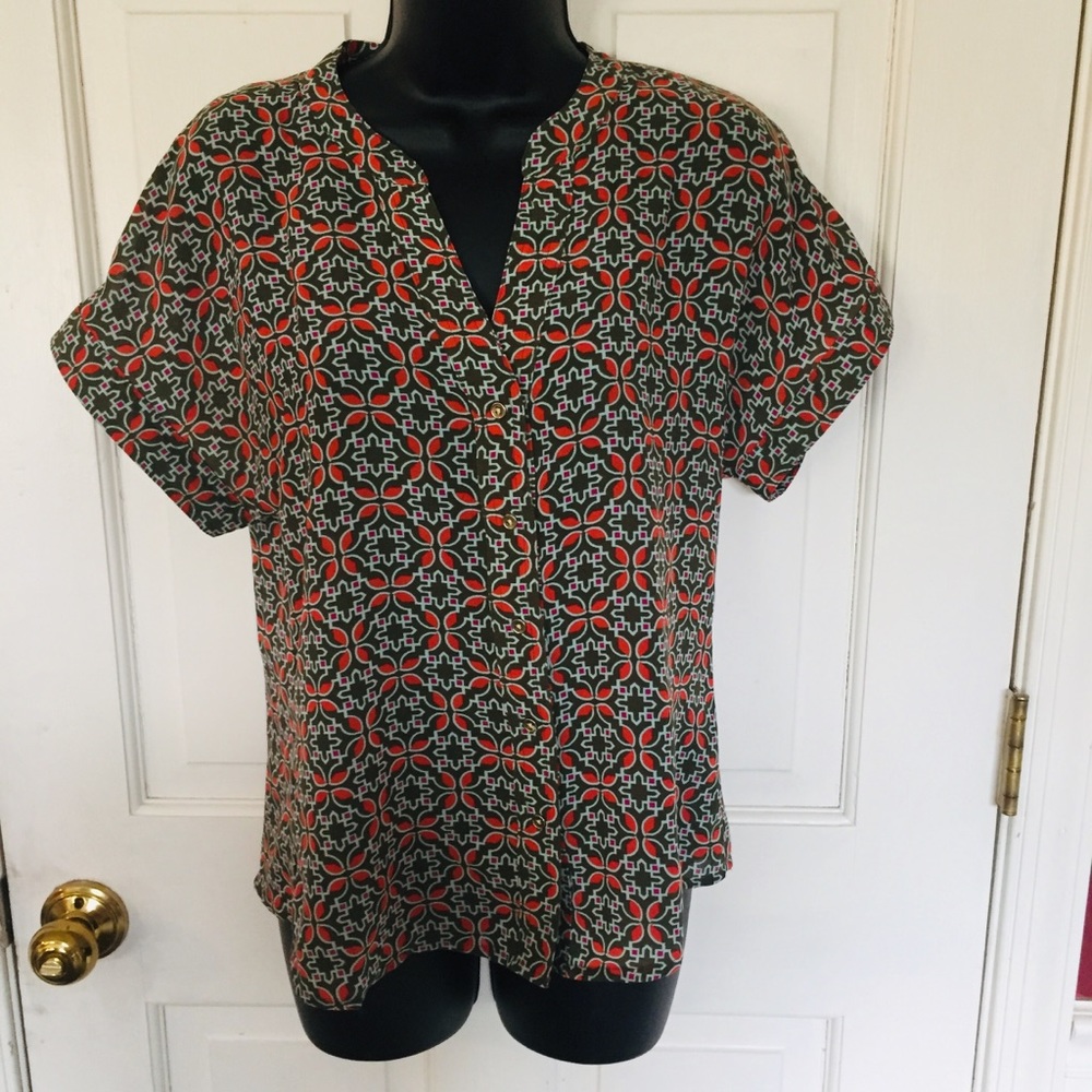 NWOT Banana Republic button down sheer shirt. S